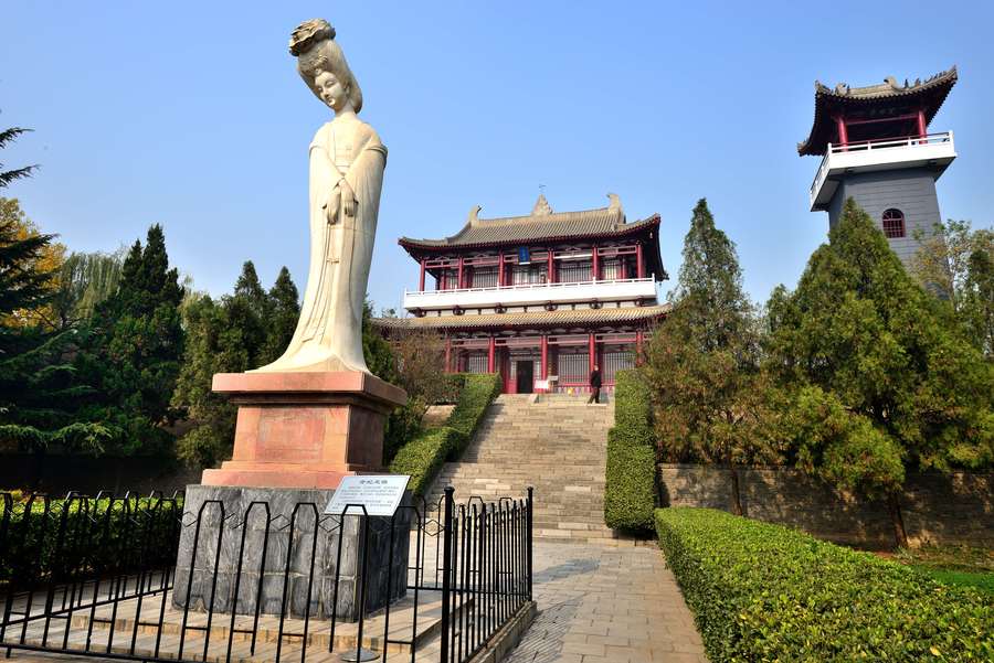 Tomb of Yangguifei.jpg