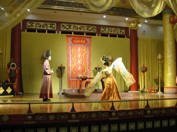 Xian private night tour with tang dynasty show4