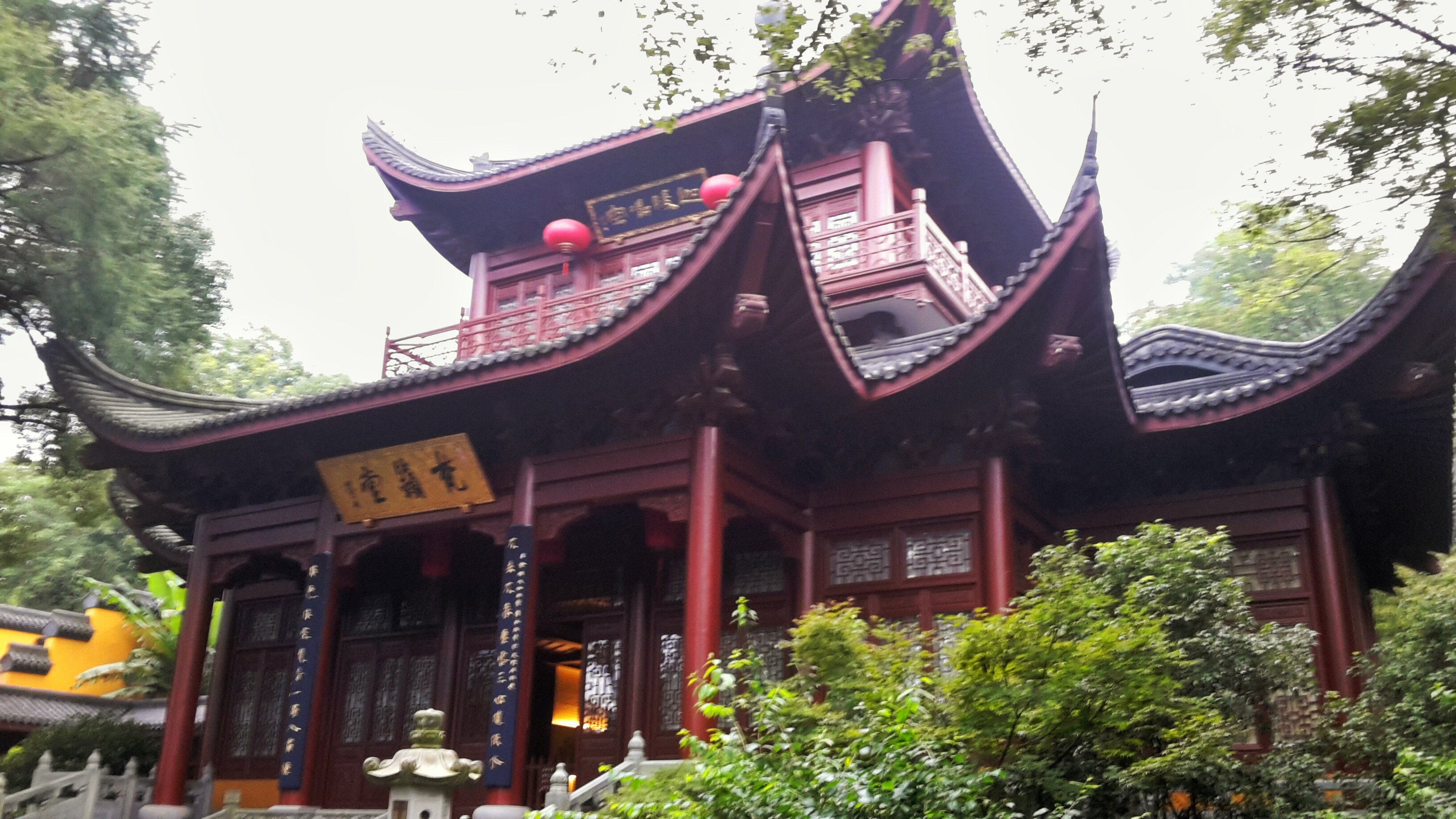 Lingyin_Temple_02.jpg