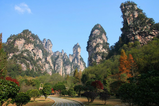 Zhangjiajie_National_Forest_Park.jpg