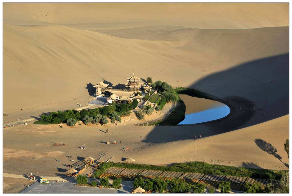 Private Two-days Xian Dunhuang Silk Road Tour with Crescent Lake