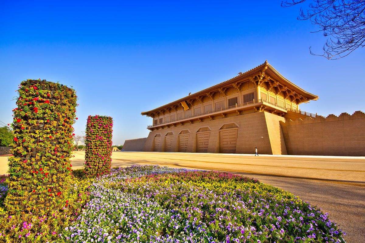 Xian Private Tour Packages Xian Tours by train Xian attractions Xian Daming Palace Site Park