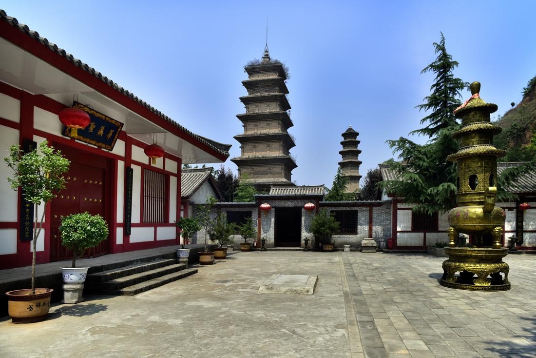 Huayan_Temple_1.jpg