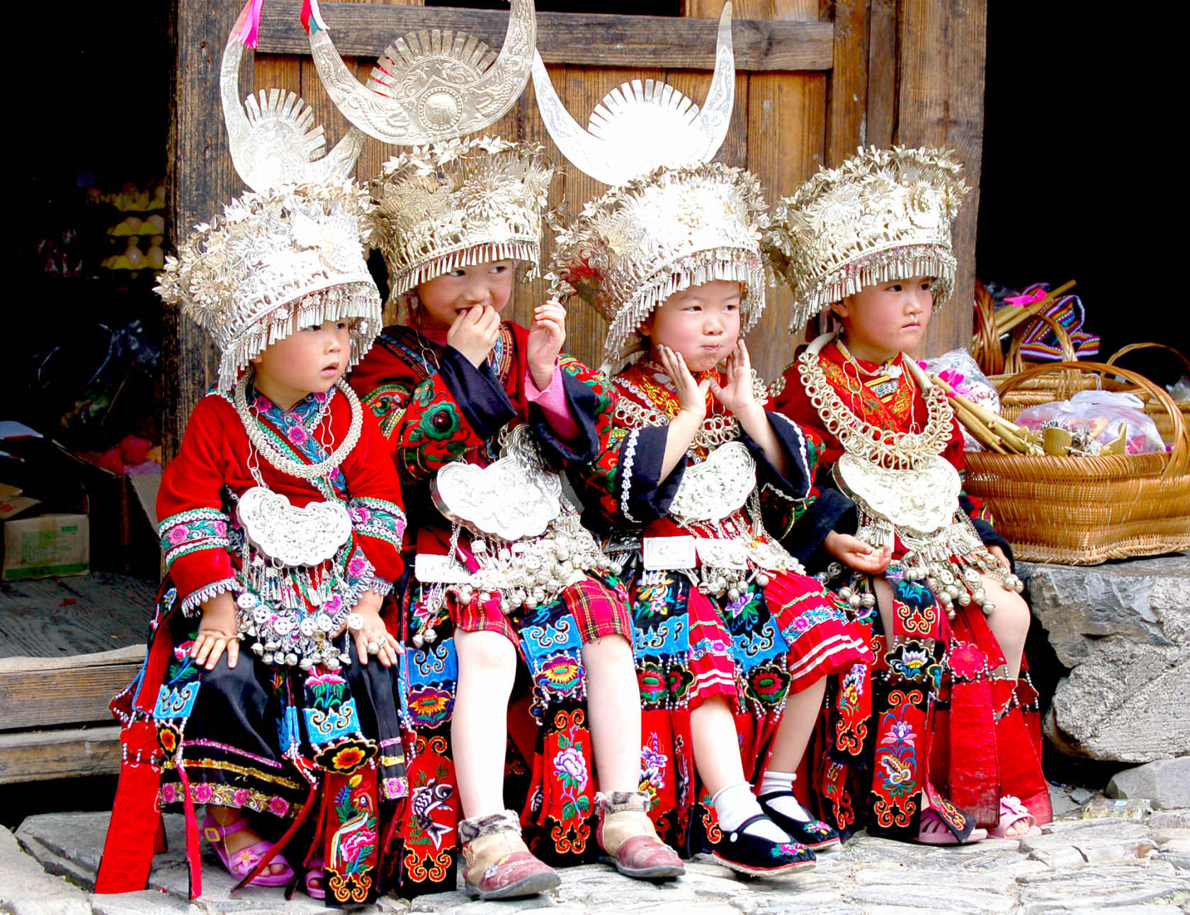 Какие есть восточные народы. Народ Мяо Китай. Этнос. Этническая группа Мяо. Разные этнические группы.