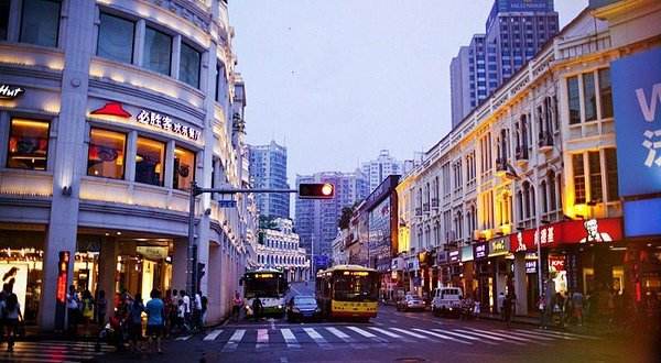 zhongshan_pedestrain_street.jpg