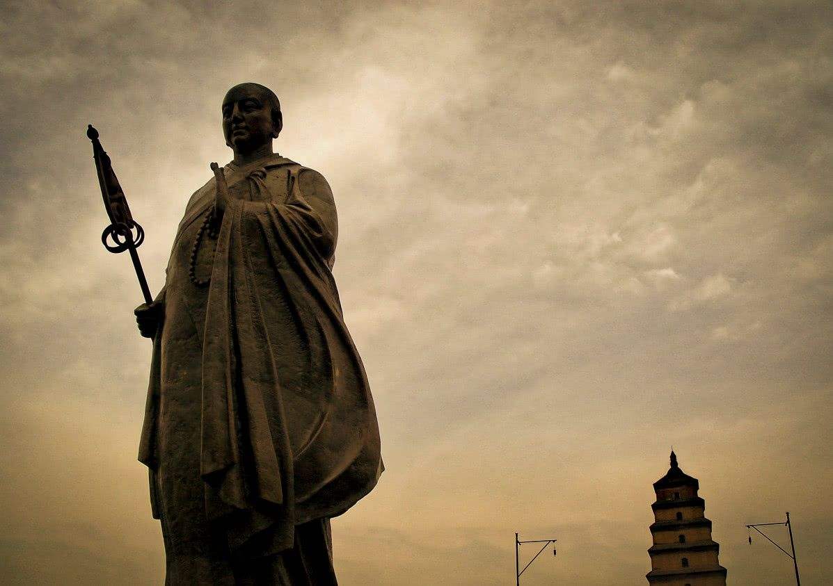 Bronze_statue_of_Master_Tangxuanzang.jpg