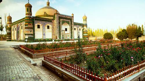 xinjiang_silk_road_discovery_tour_with_Apak_Khoja_Mausoleum.jpg