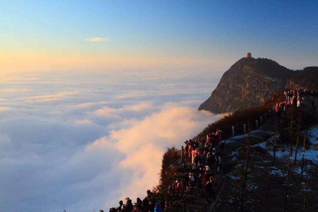 emei_mountain1.jpg