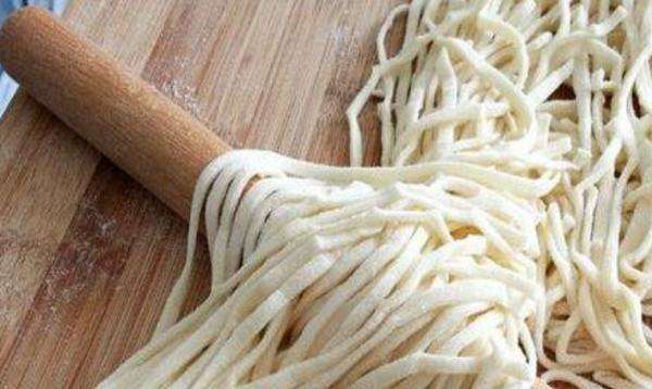 xian_tour_of_noodles_making.jpg