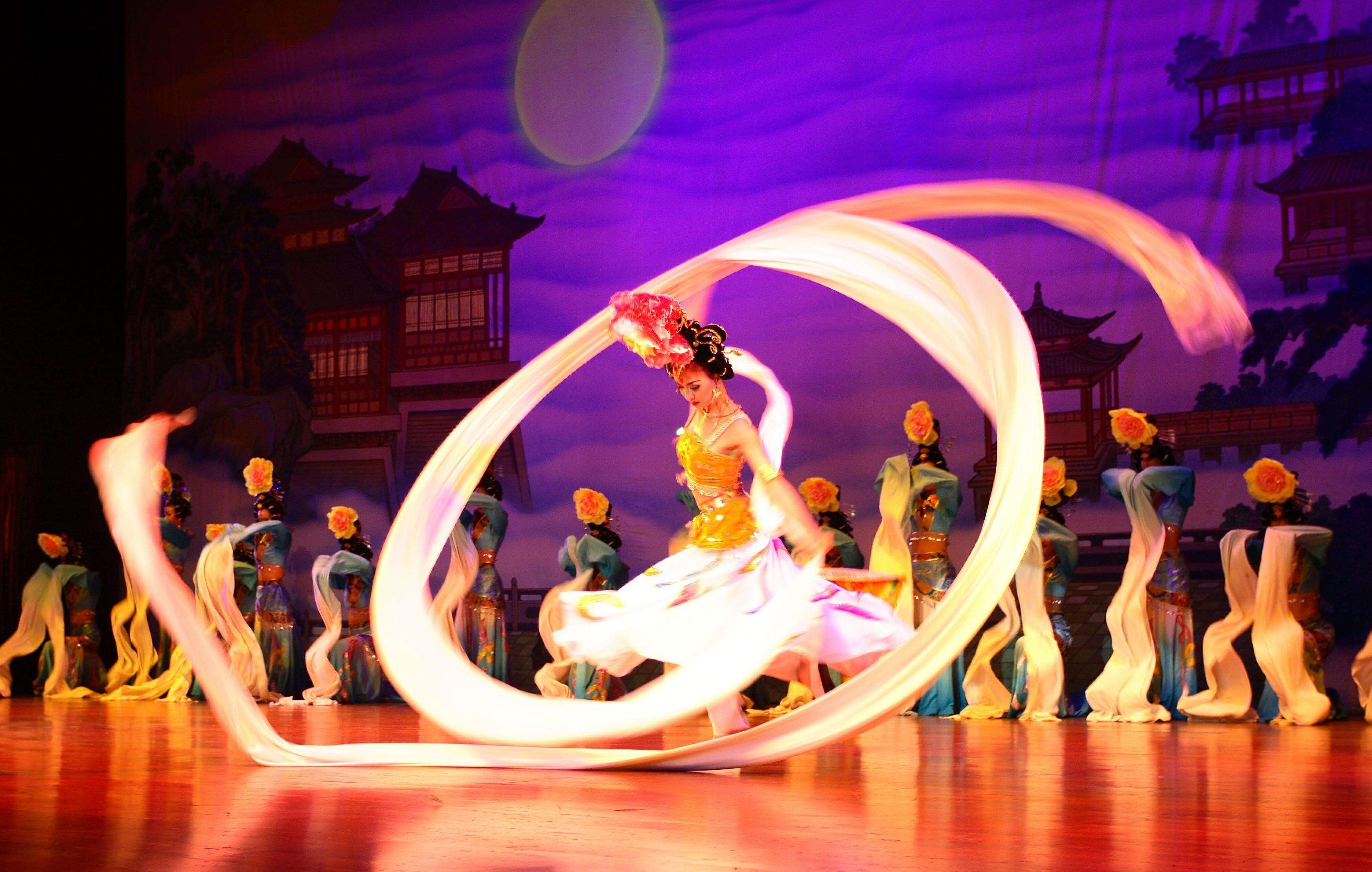 tang_dynasty_dance_show_of_china_silk_road_tour.jpg