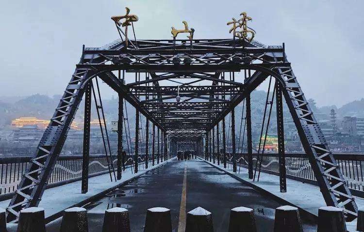 lanzhou_zhongshan_bridge_of_china_silk_road_tour_package.jpg