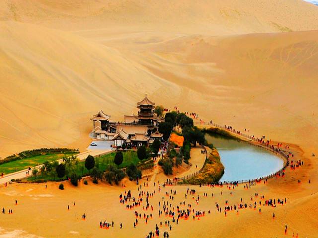 crescent_lake_of_china_silk_road_tour.jpg