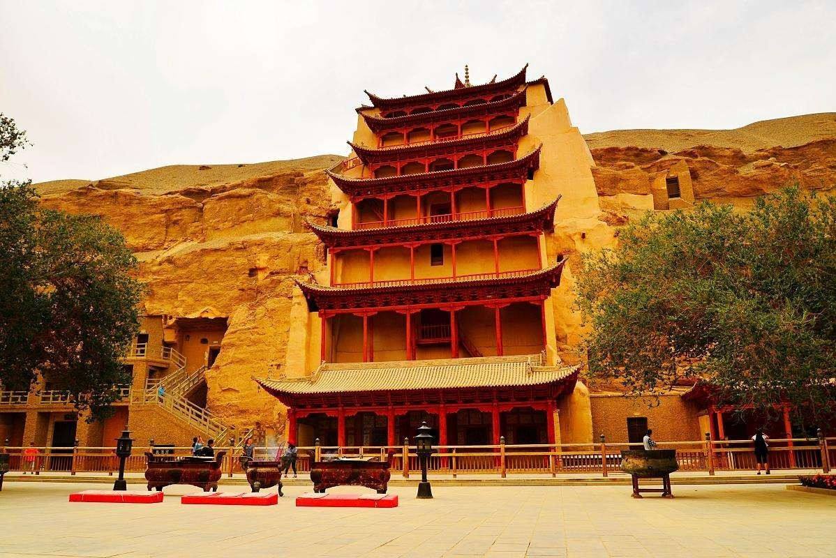 dunhuang_tour_to_mogao_grottoes.jpg