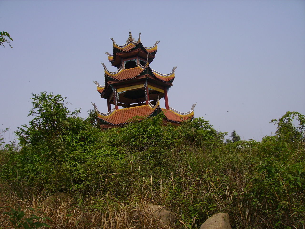 Yueshan_Temple.jpg