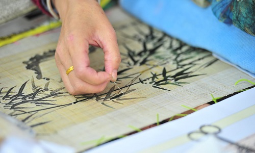 Shu-Embroidery-Workshop-Xian-to-chengdu-tour