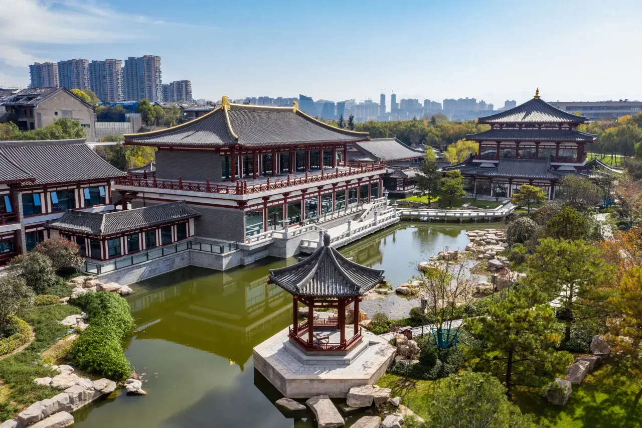 Tang-Paradise-Hotel-01 Tang-Paradise-Hotel-01