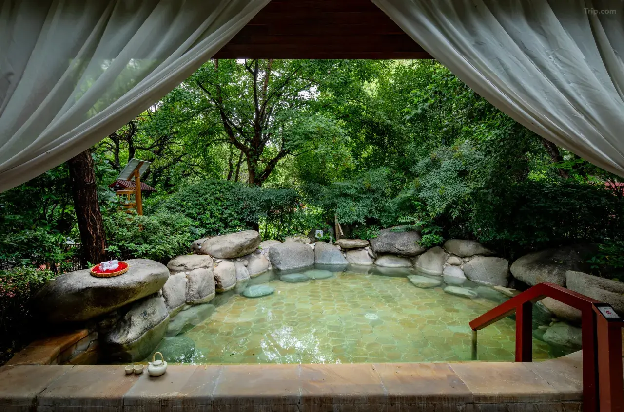 Hot-Spring-01 Hot-Spring-01