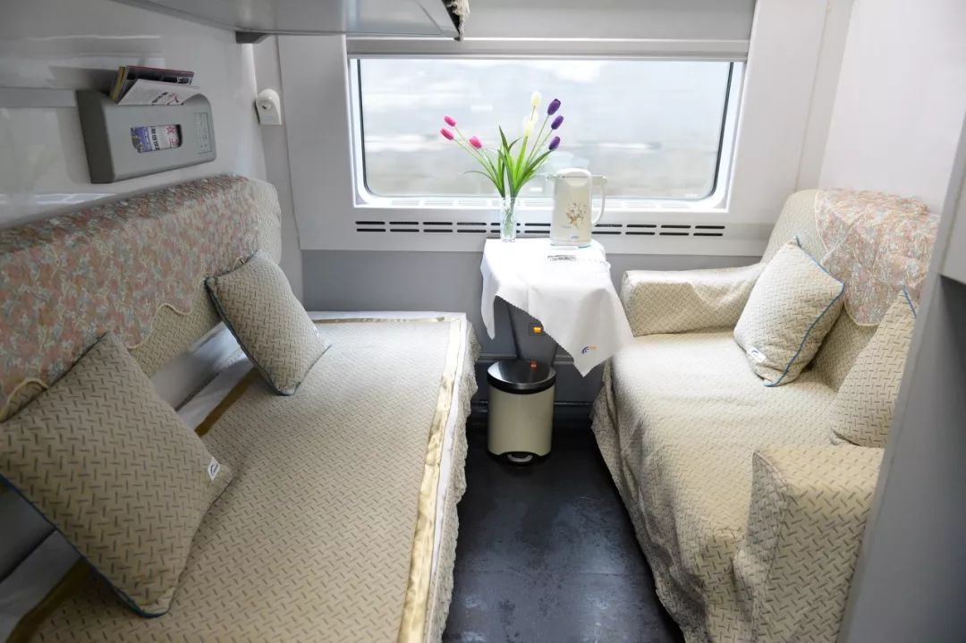 Luxury-Soft-Sleeper-01