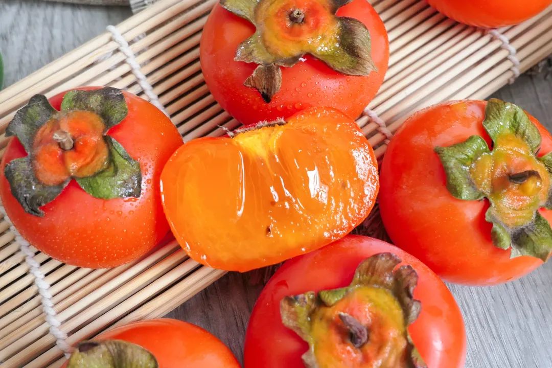 Fire-Crystal-Persimmons Fire-Crystal-Persimmons