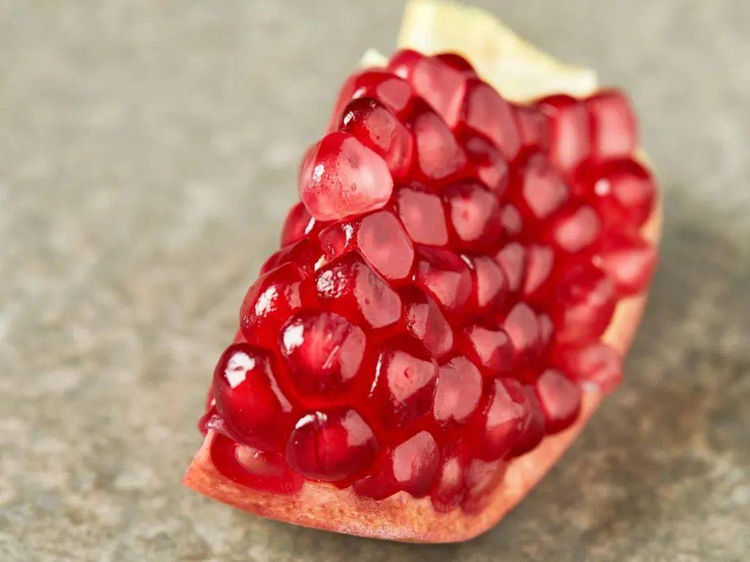 Pomegranates-01 Pomegranates-01