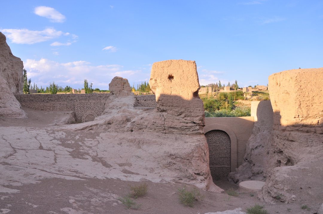 Ruins-of-Jiaohe-Old-City-01