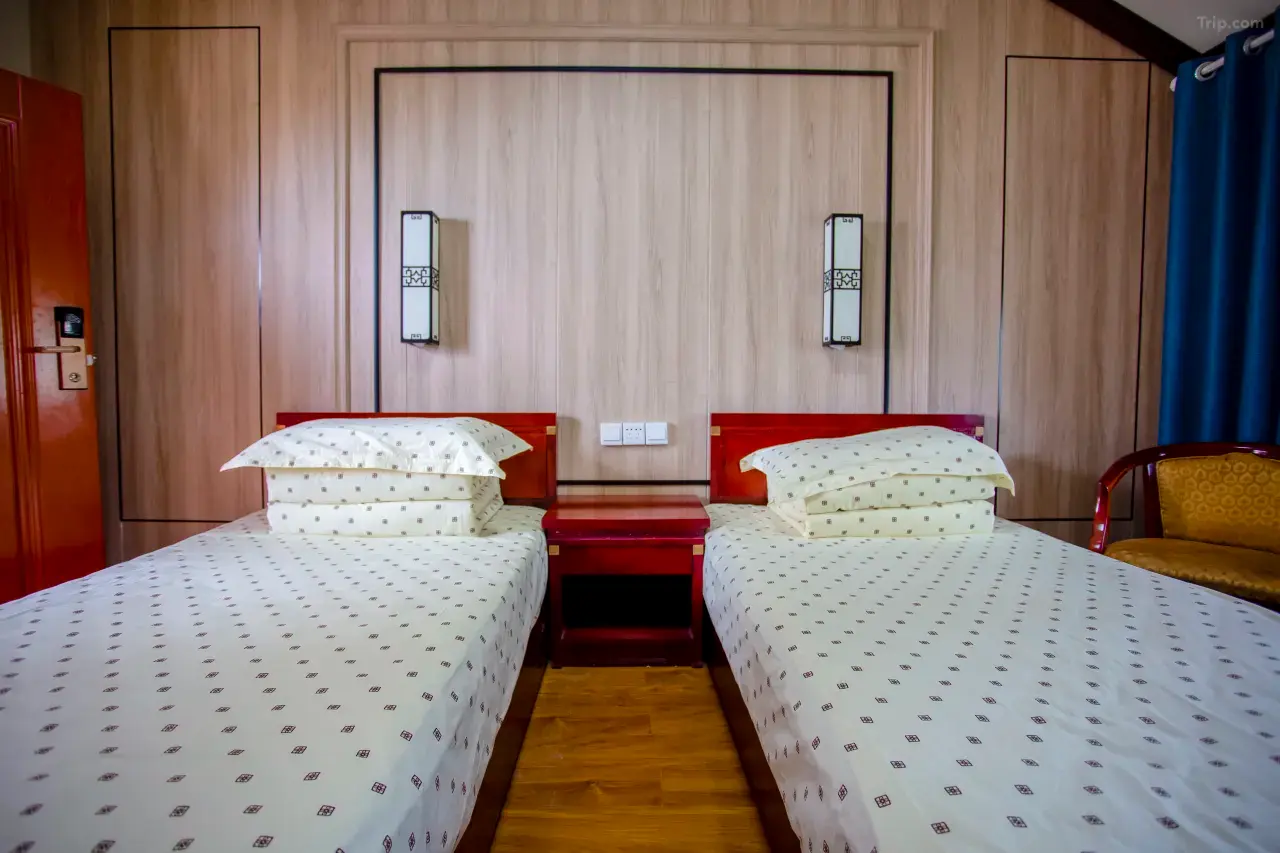North-Peak-Hotel2