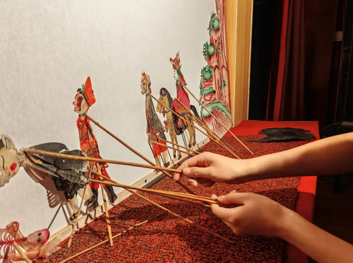 Shadow-Puppetry-Making1