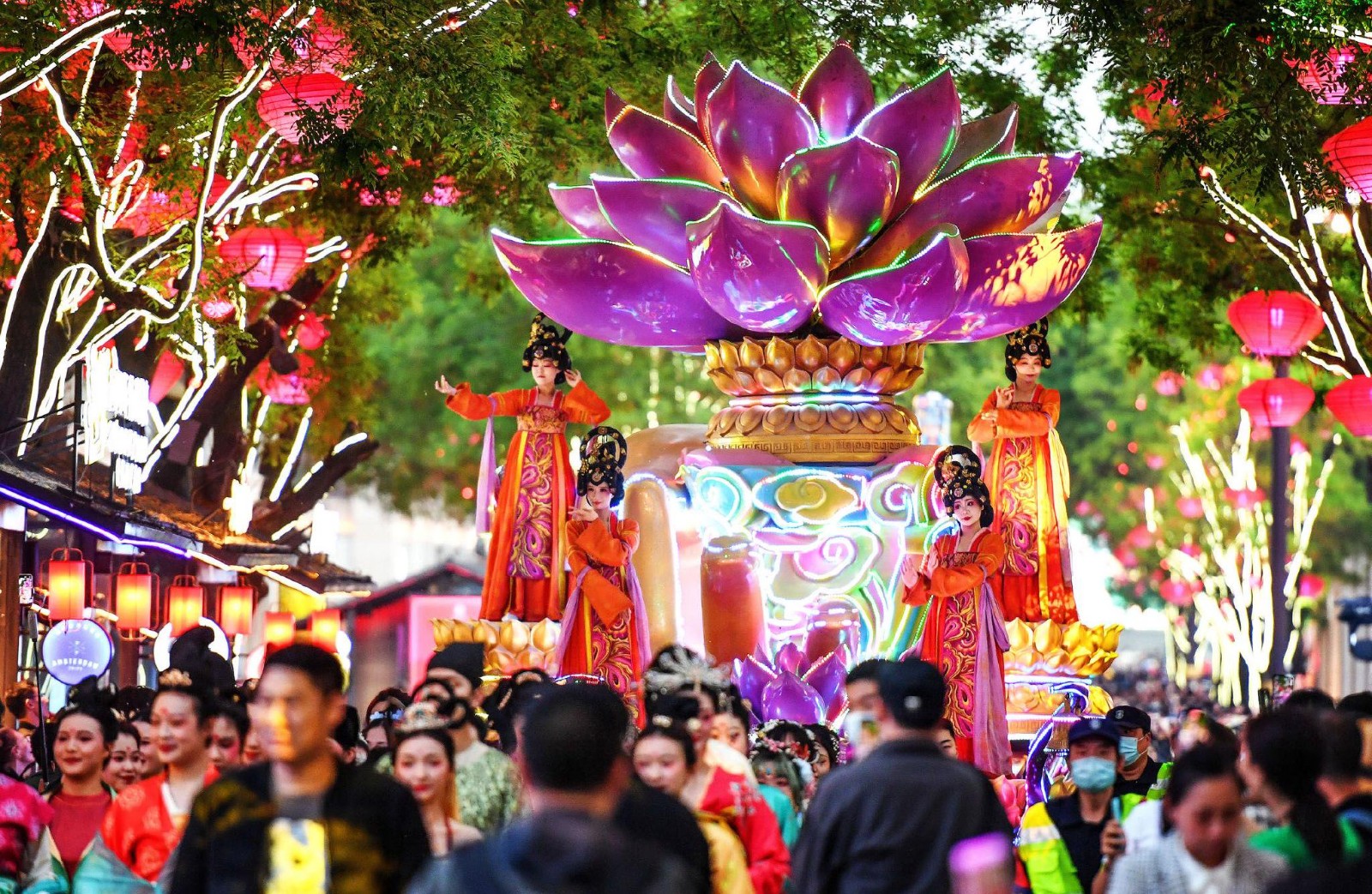 Tang-Dynasty-Style-Parade1