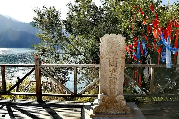 Sea-Calming-Divine-Needle