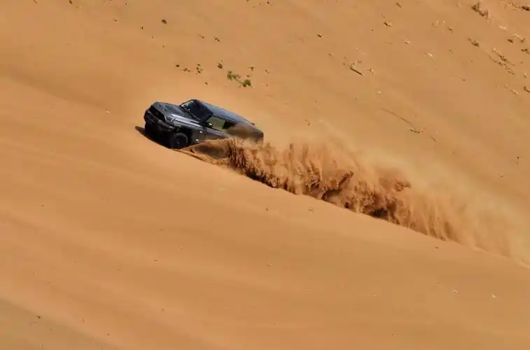 desert-off-road-vehicle