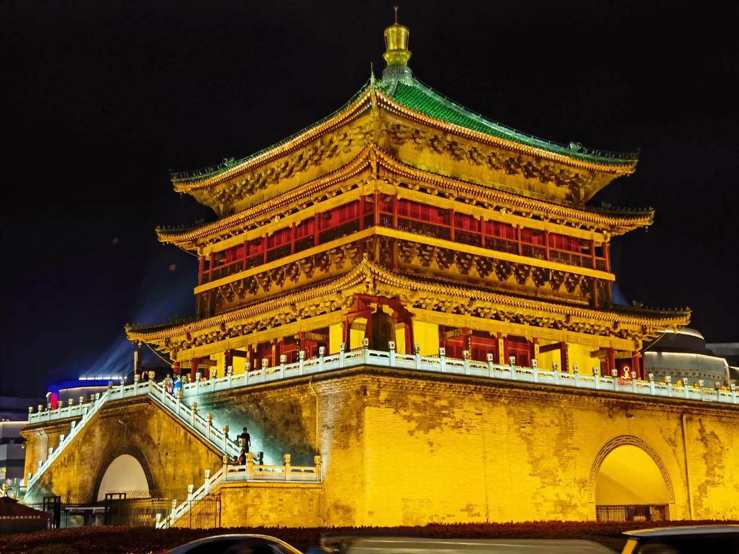 Bell-and-Drum-Tower-Square1