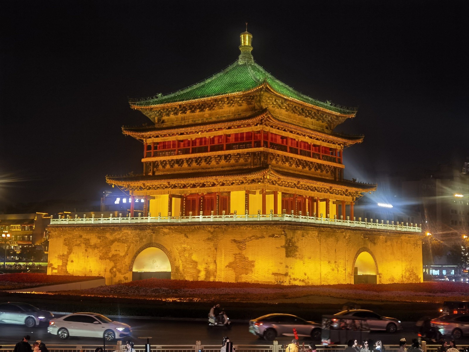 Bell-and-Drum-Tower-Square2