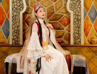 rent-traditional-Uyghur-costumes