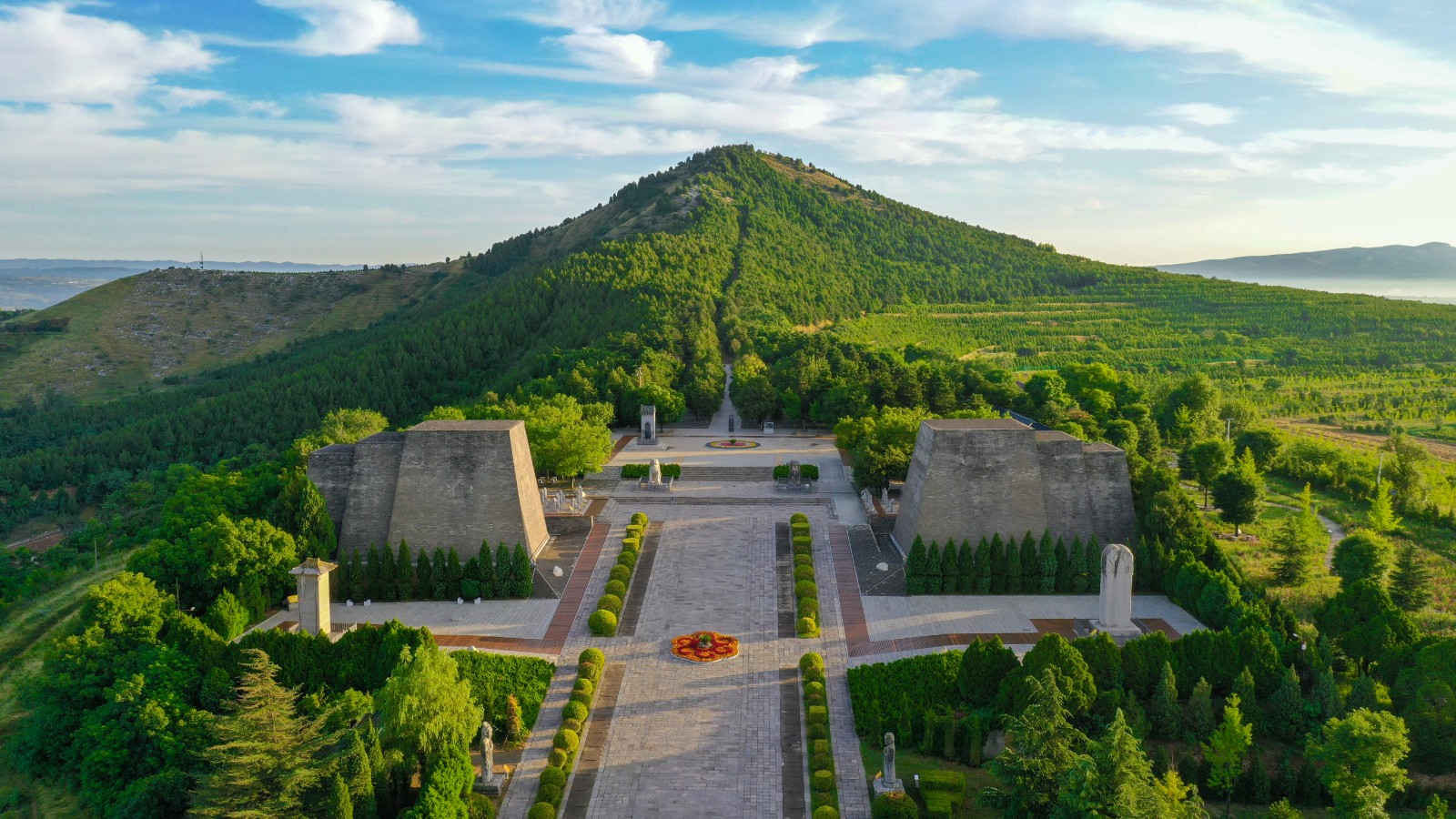 Qianling-Mausoleum1
