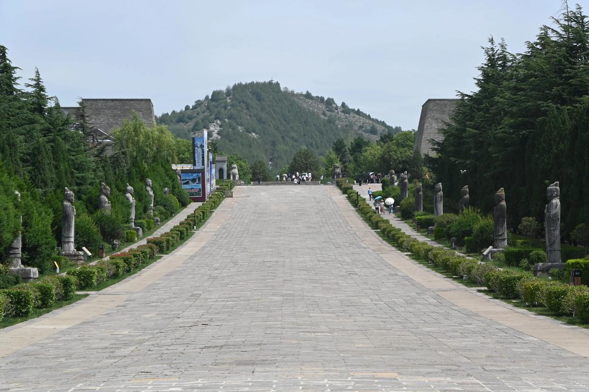Qianling-Mausoleum2