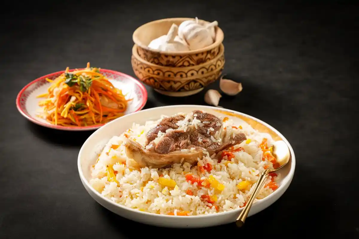 hand-grasped-rice