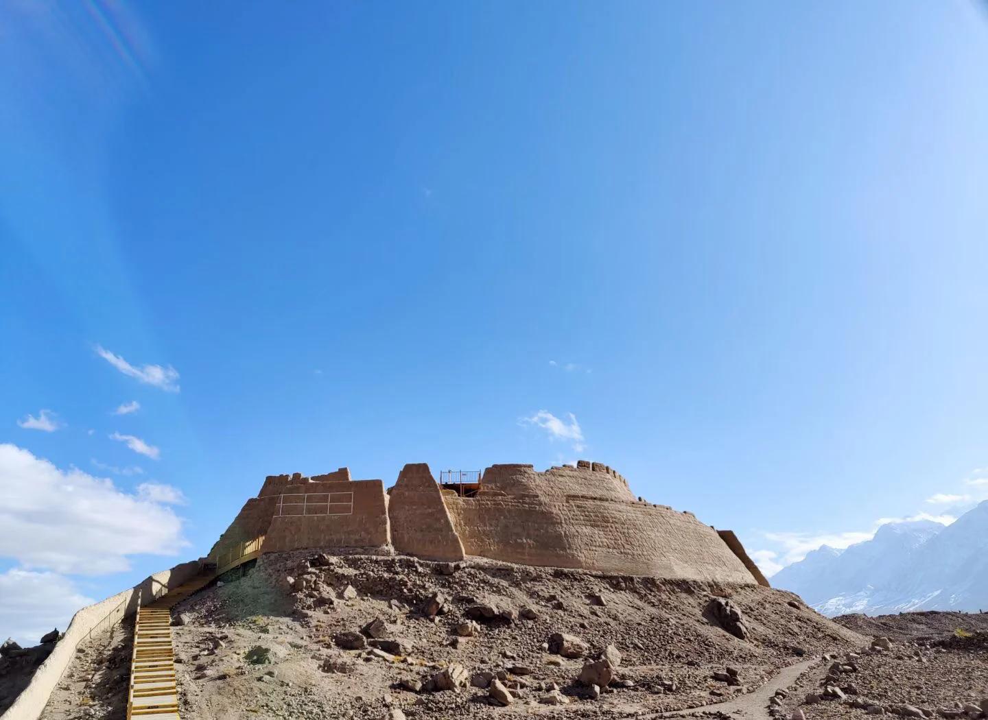 Stone-City-Hiking1