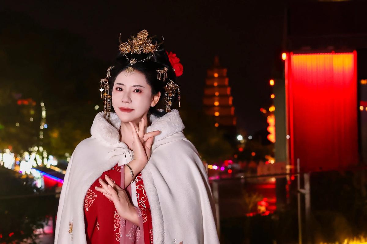 Tang-Costume1