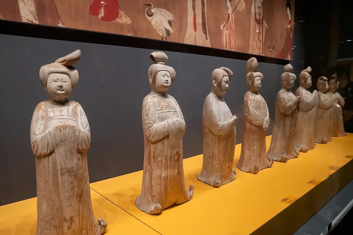 Tang-Dynasty-Figurines1 Tang-Dynasty-Figurines1