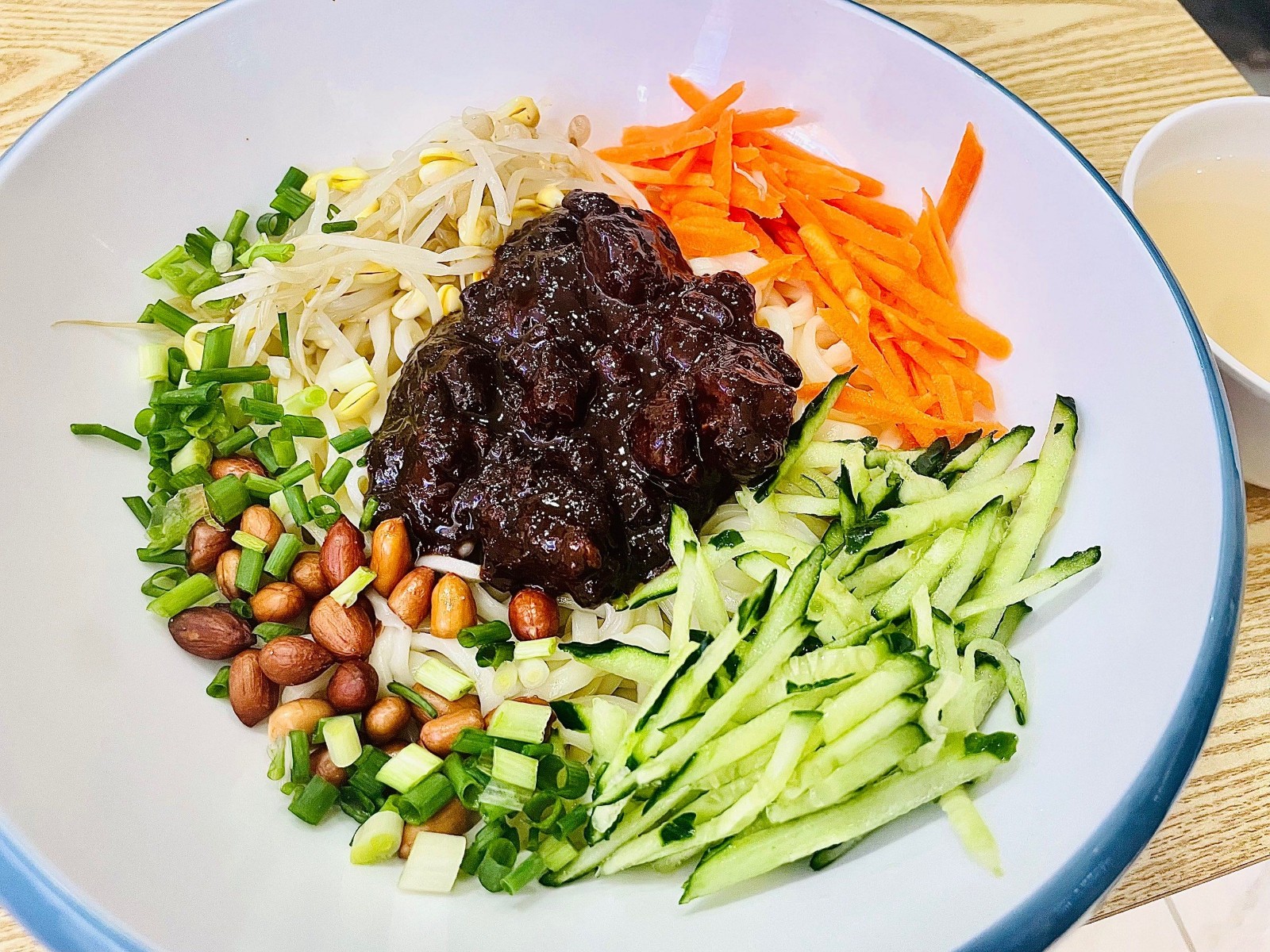 Beijing-noodles-with-soybean-paste Beijing-noodles-with-soybean-paste